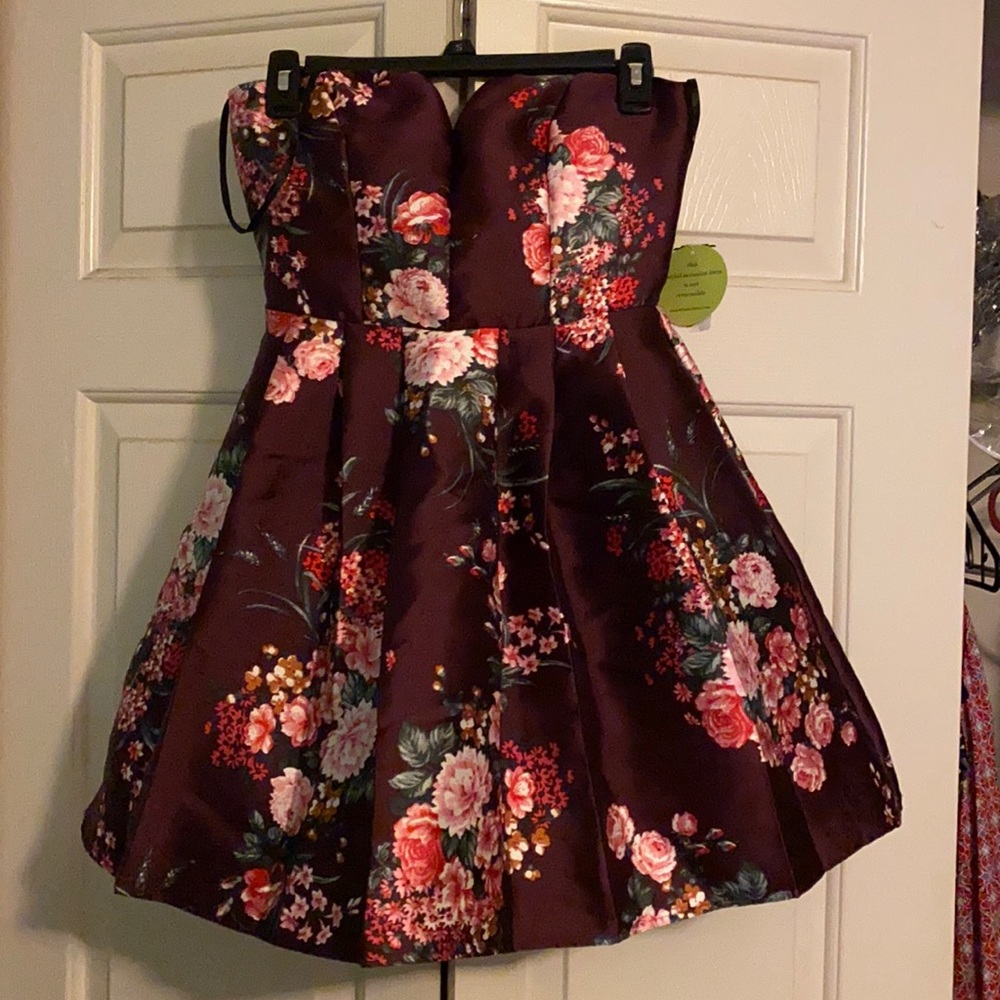 NWT Homecoming Strapless Dress